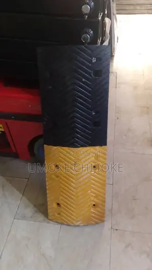 Heavy Duty Rubber Speed Bump/Breaker - Black & Yellow