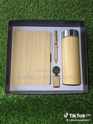 Sabon Zest Na Littattafan Rubutu da Alkalami da Power Bank