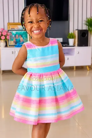 The Children's Place Gown Mai Launuka Daban-daban Ga Yara Mata