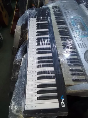 Alesis V49 MIDI Keyboard Da Drum Pads