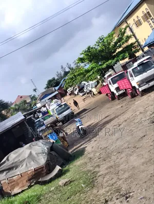Filin Kasuwanci Don Siyarwa - Apeka Estate, Legas