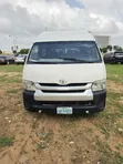 Toyota HiAce 2012 Fari - 1