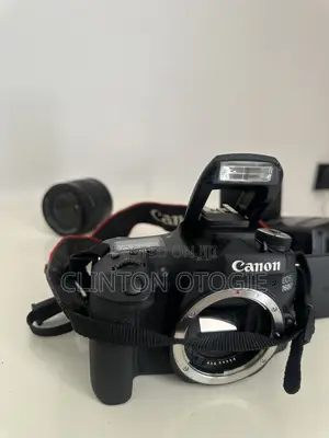 Canon EOS 760D DSLR Kamera da Jakar, Makirufo, Flash Drive