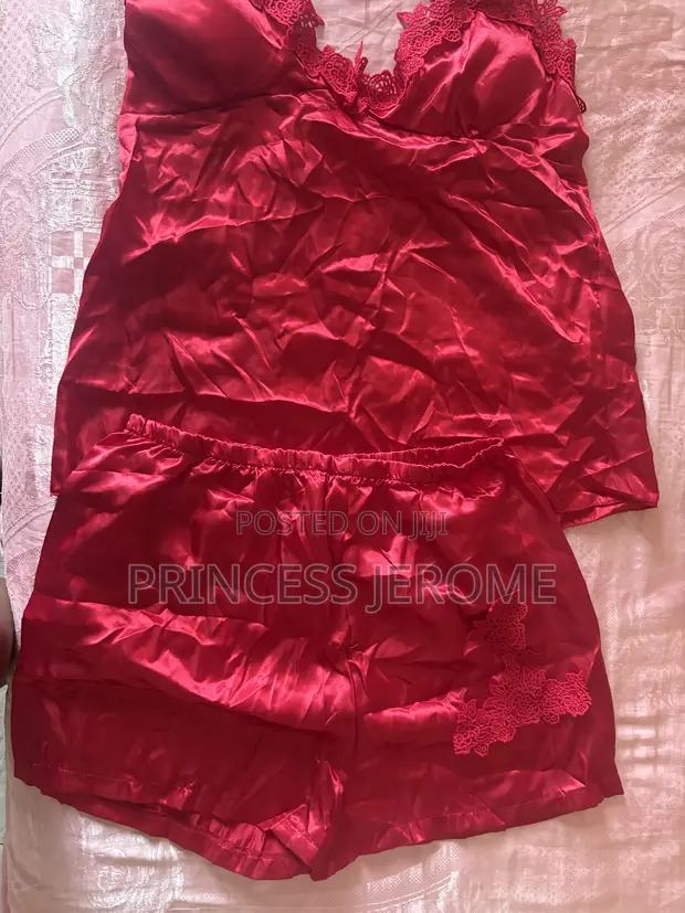 5-in-1 Silk Nighty Set da Bra Mai Padding - 1