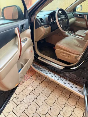 Toyota Highlander Limited 2012 Baki