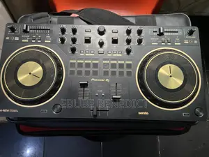 Pioneer DDJ-REV1 Limited Edition DJ Controller