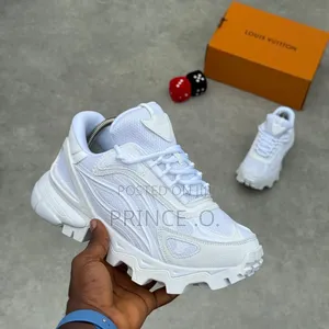 Fararen Louis Vuitton Summit Sneakers