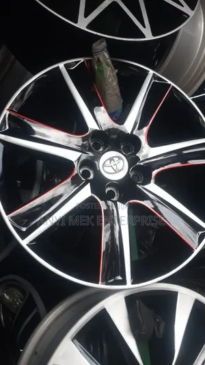 Tukunbo 17-Inch Alloy Rims na Lexus ES 350