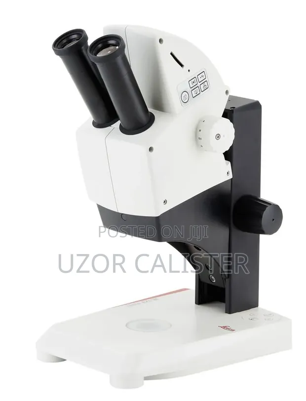 Leica EZ4 E Stereomicroscope with Integrated Camera - 1