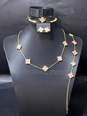 VAC Kayan Kwalliya - Pink, Green, Black