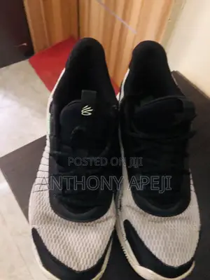 Kayan Wasa na Kafa na Under Armour Curry da Aka Yi Amfani Da Su