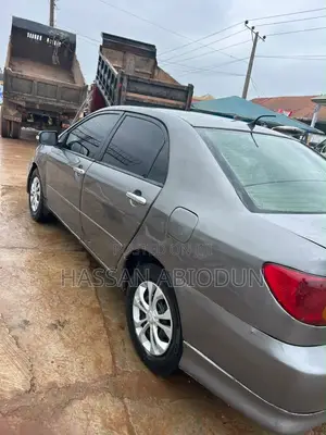 Toyota Corolla 2005 Gray