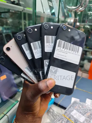 Apple iPhone 8 64GB Baƙi
