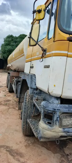 MAN Diesel Tanker Truck (20-Tyre)