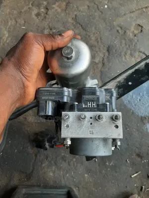 ABS Module na Toyota Camry (2018-2022)