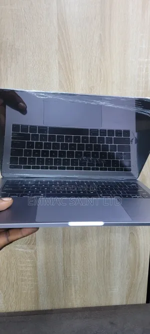 Apple MacBook Pro 2017 13" 8GB RAM, 256GB SSD