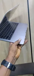 Apple MacBook Pro 2017 13" 8GB RAM, 256GB SSD - 3