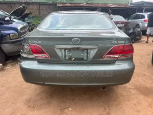 Lexus ES 330 2006 Green - Kai Tsaye Daga Belgium