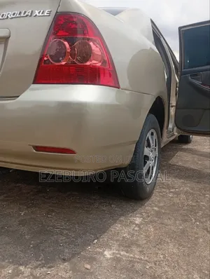 Toyota Corolla Sedan 2003 Zinari
