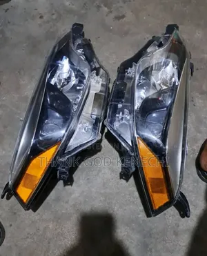 Used Headlight Set for Toyota Corolla 2015