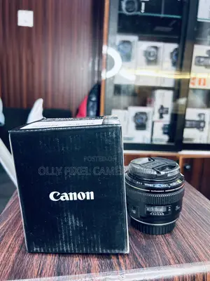 Canon EF 28mm f/1.8 USM Lens