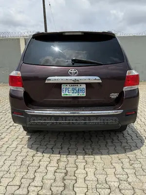 Toyota Highlander SE 3.5L 2WD 2013 Ja