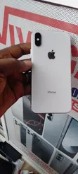 Apple iPhone X 64GB Fari (Amfani da UK) - 1