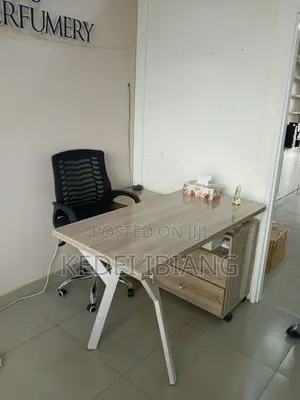 Teburin Ofis/Nazari Mai Girma tare da Kujera
