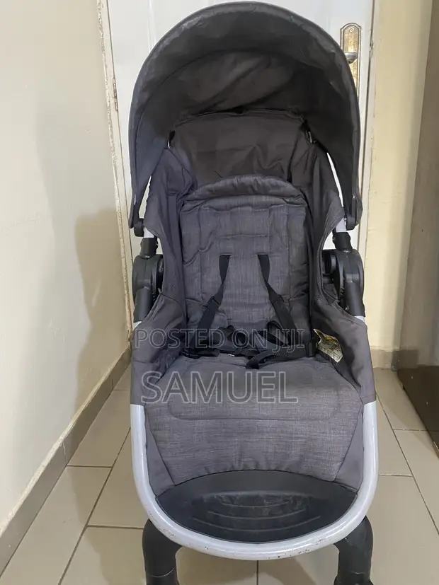 Baby Stroller da Aka Yi Amfani Da Shi tare da Cup Holders - 1