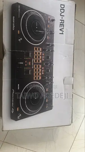 Pioneer DJ DDJ-REV1 DJ Controller
