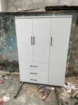 Babban Wardrobe 5ft x 7ft Mai Kofofi 3, Mai Rataya da Aljihu - 2