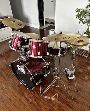CB Professional Cikakken Drum Set