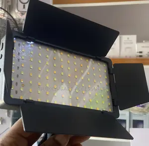 300 Fitilar LED - Mai Daidaita Haske & Launi