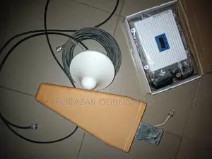 TP-Link Tri-band WiFi Mai Ƙarfafa Hasken Sadarwa