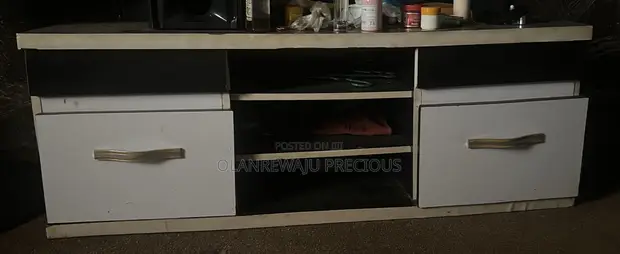 TV Console da aka yi amfani da shi - 1