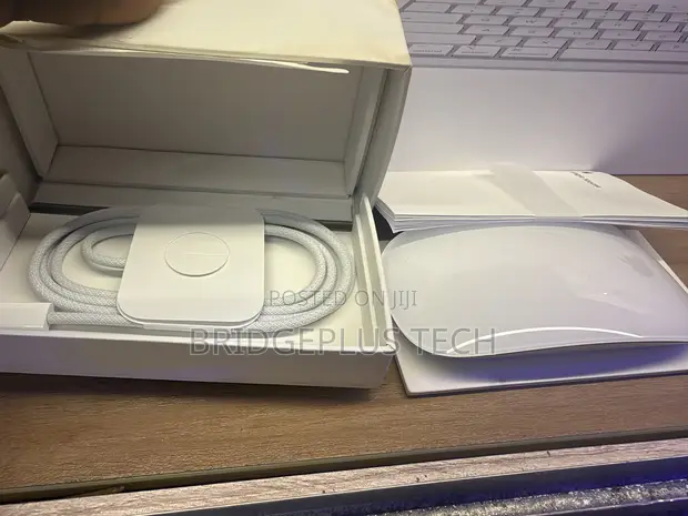 Apple Magic Mouse (USB-C, White) - Open Box - 1