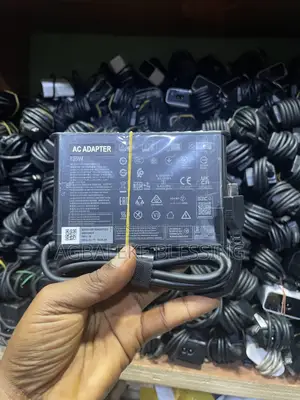 Lenovo 135W USB-C Charger (Na Amfani)