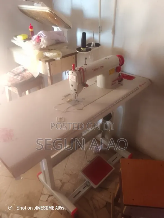 Industrial Sewing Machine - Used - 1