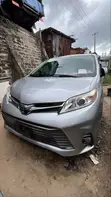 Toyota Sienna XLE 2019 Silver - 1
