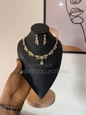 Luxury Bow Crystal Necklace Set