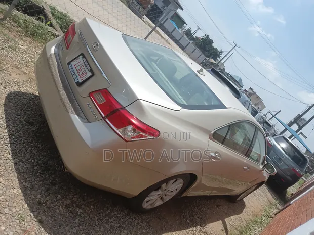 Lexus ES 350 2011 Zinariya - 1