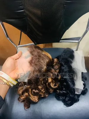 Full Frontal Bouncy Wig - Gashashiyar Gashi Mai Kyawu