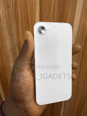 Apple iPhone 17e 256GB Fari