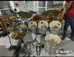 Pearl 7-Piece Drum Set (No Racks)