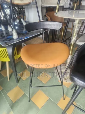 Kyakkyawar Bar Stool na zamani don Kitchen Island