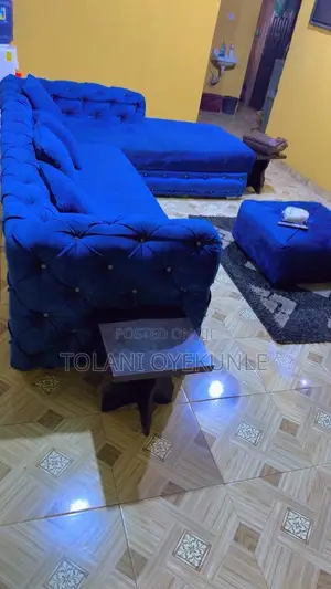 L-Shape Sofa da Center Table