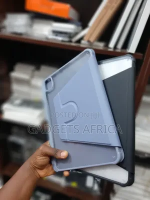 Apple iPad Pro 11 (2024) Leather Pouch