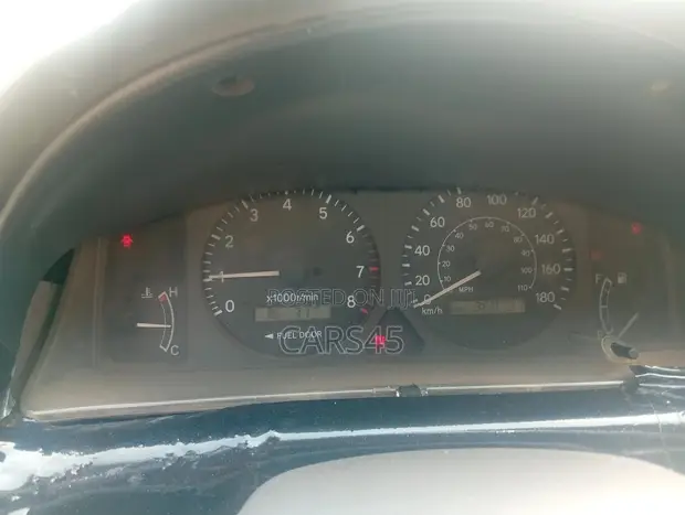 Toyota Corolla 2002 Silver - 1
