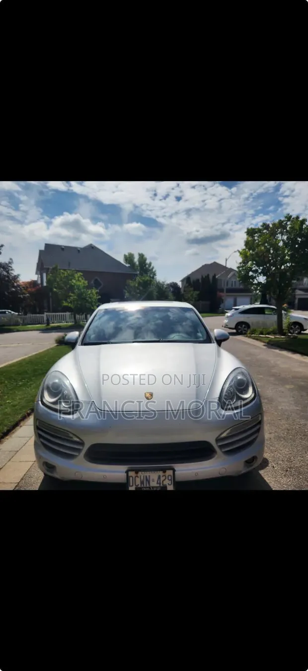 Porsche Cayenne 2013 Silver - 1