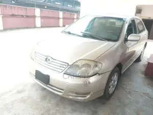 Toyota Corolla 2004 Zinariya